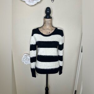 NTM: Two by Vince Camuto Black & White Fuzzy Eyelash Striped Sweater Sz Small